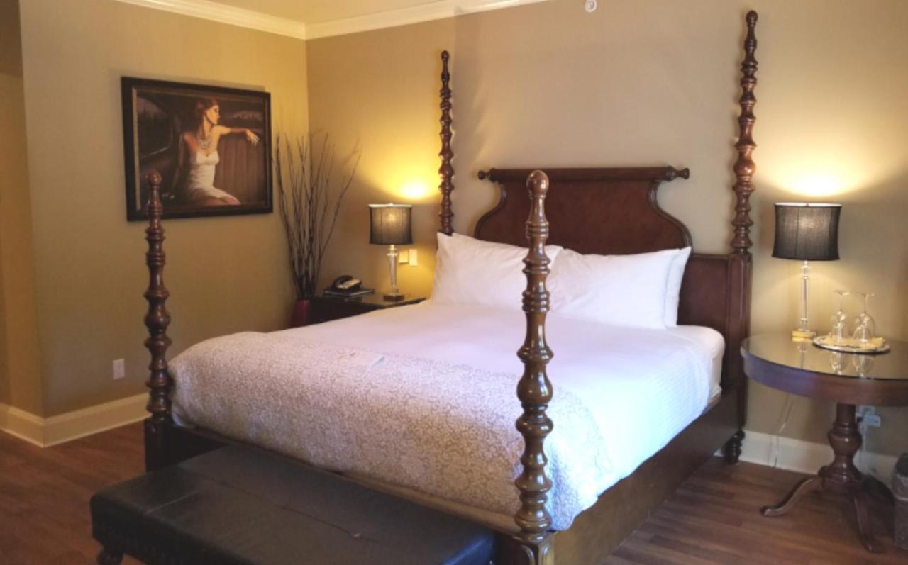 Crown Mansion Boutique Hotel & Villas Qualicum Beach Eksteriør bilde