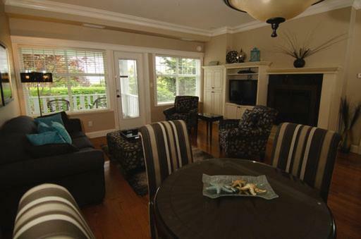 Crown Mansion Boutique Hotel & Villas Qualicum Beach Eksteriør bilde